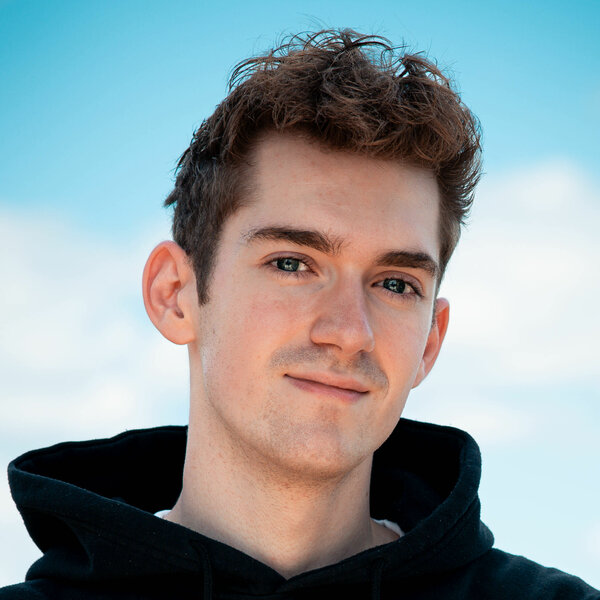 Lukas Mayer — Founders Associate · QA & Customer Operations, SilverFriend